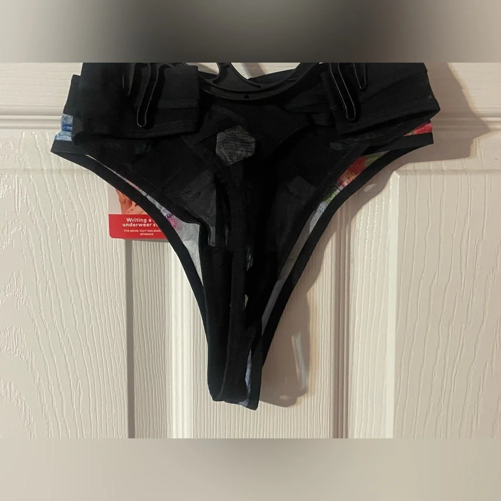Bundle! Parade bra, and‎ 2 sets of 2 pack thongs! NWT!